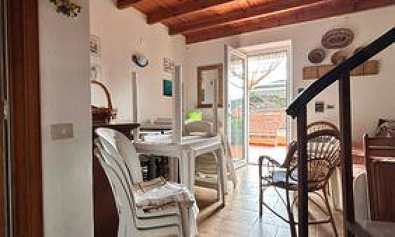 Casa Indipendente Su...
