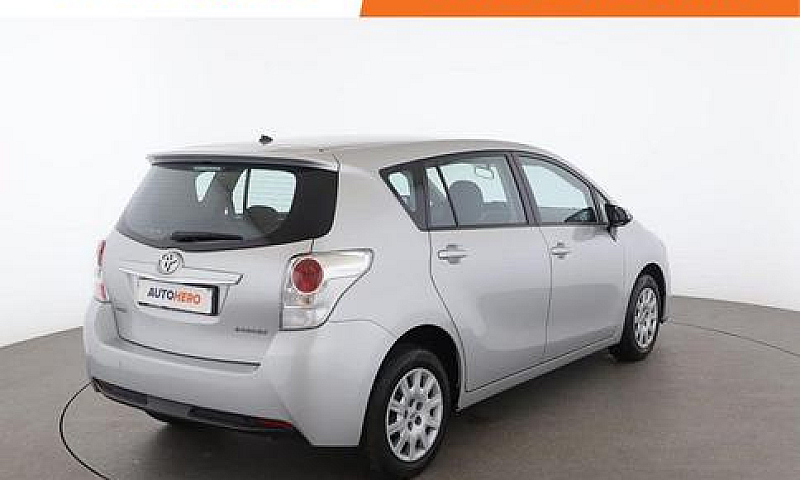 Toyota Verso Me09196...