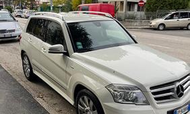 Mercedes-Benz 220 4M...