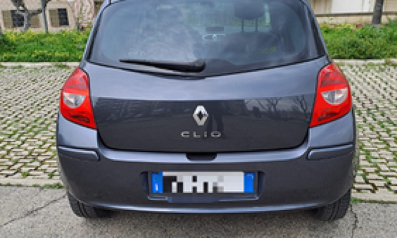 Renault Clio 1.2...