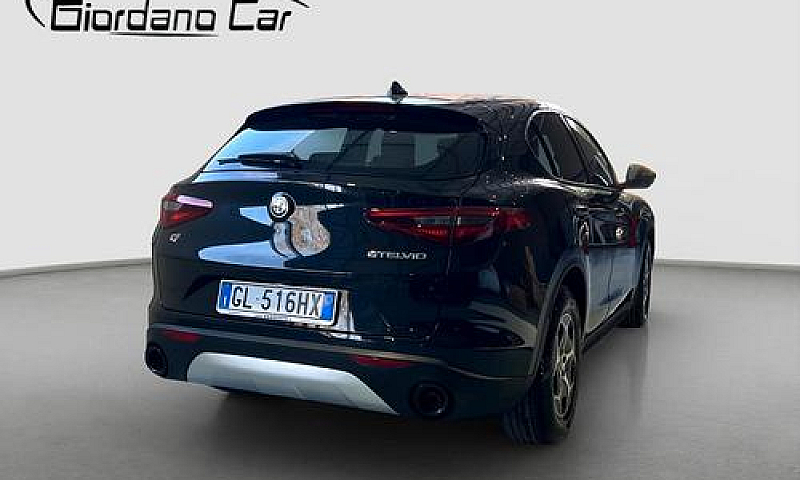 Alfa Romeo Stelvio 2...