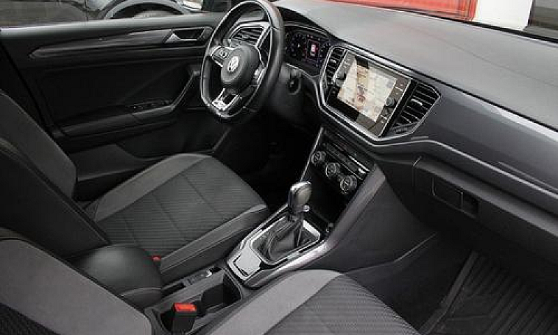 Volkswagen T-Roc 1.5...
