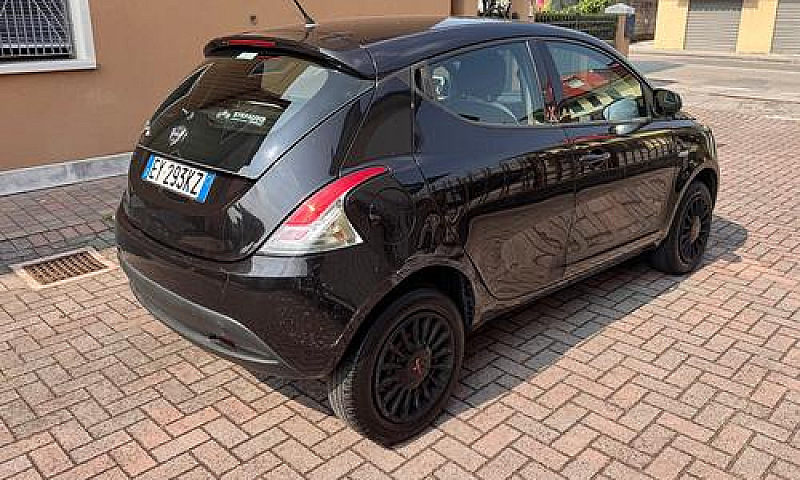 Lancia Ypsilon 0.9 M...