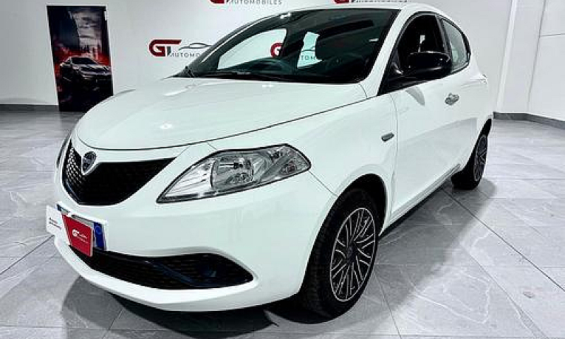 Lancia Ypsilon 1.2 6...