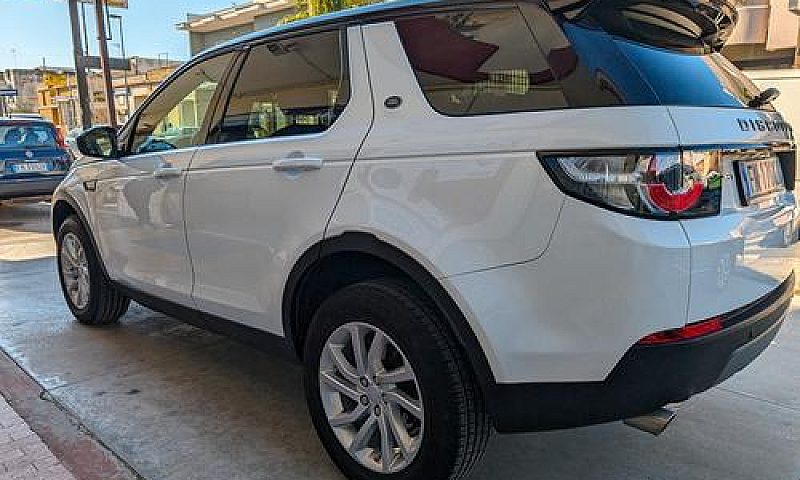 Land Rover Discovery...
