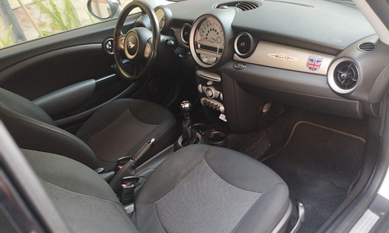 Mini Cooper...