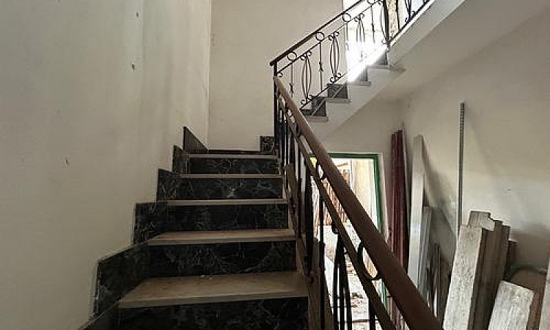 Palazzo / Edificio A...