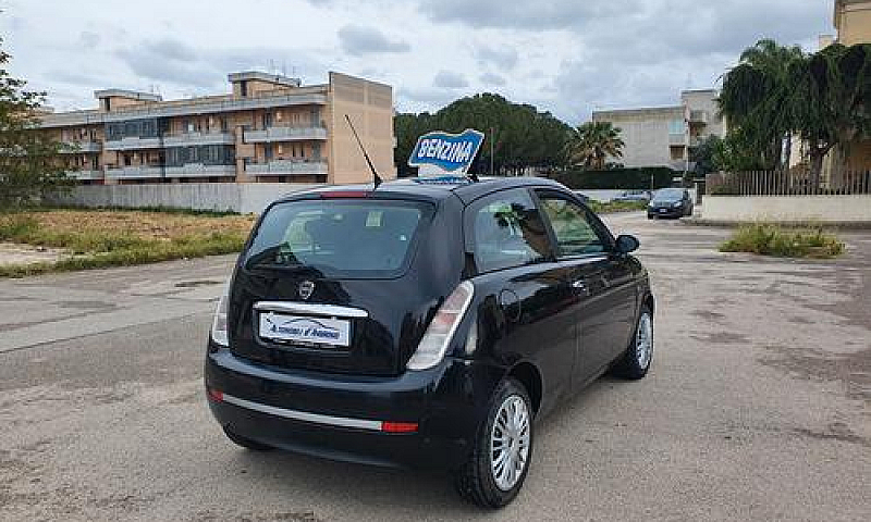 Lancia Ypsilon 1.2 B...