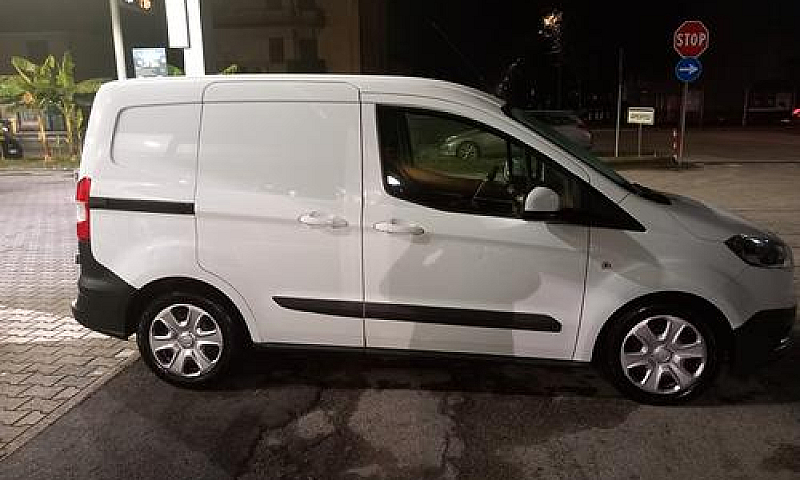 Ford Tourneo Courier...