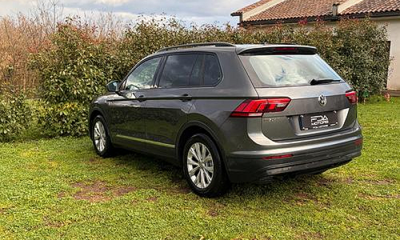 Volkswagen Tiguan 1....