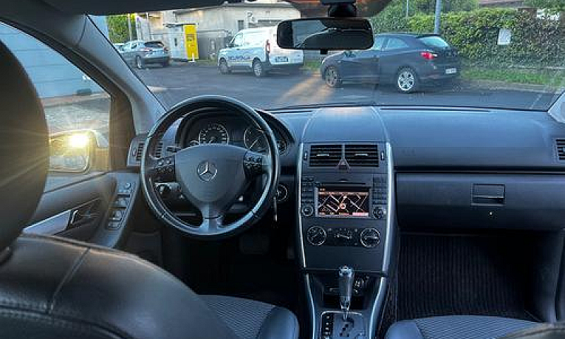 Mercedes-Benz A 180 ...