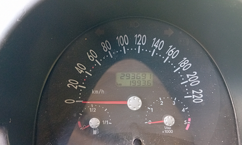 Volkswagen New Beetl...