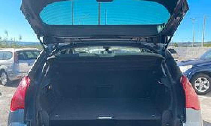 Peugeot 3008...