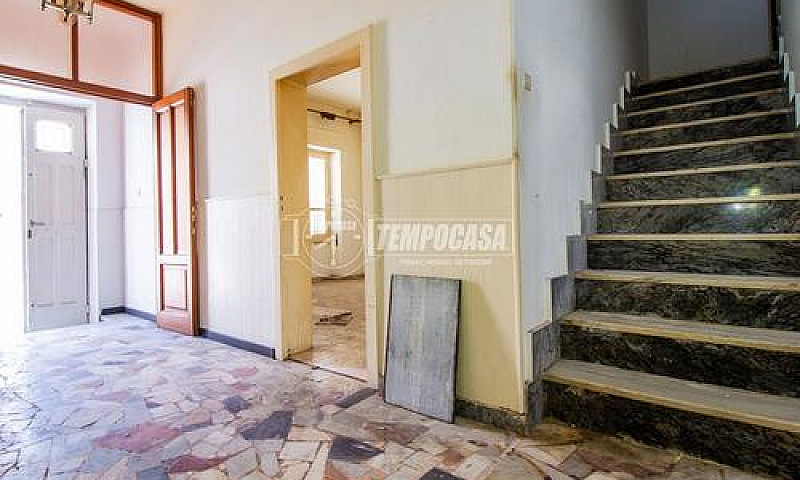 Thiesi, Casa Indipen...