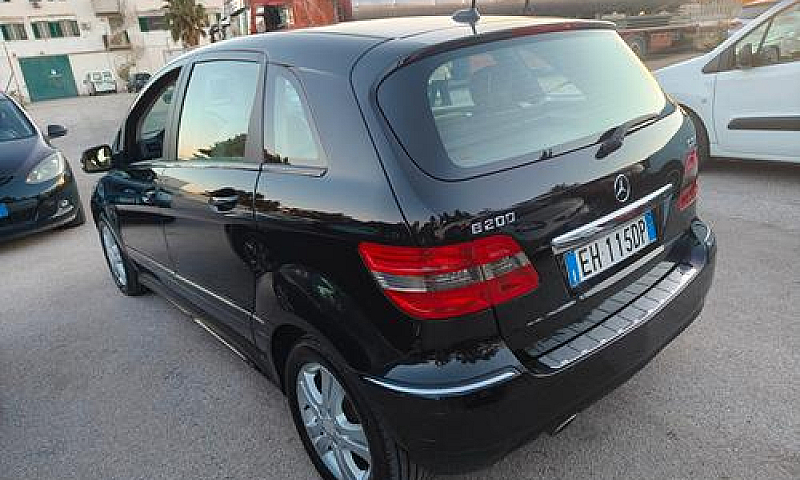 Mercedes-Benz B 200 ...