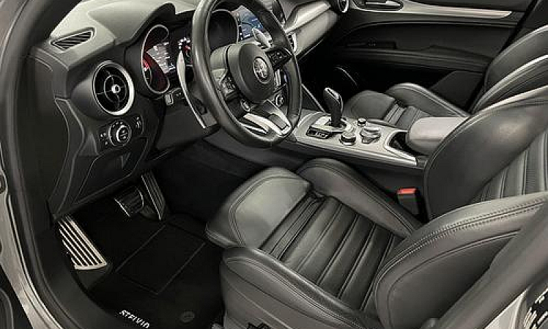 Alfa Romeo Stelvio 2...