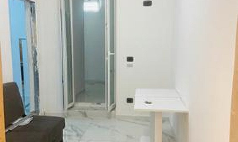 Bari Via Nicolai- Pi...