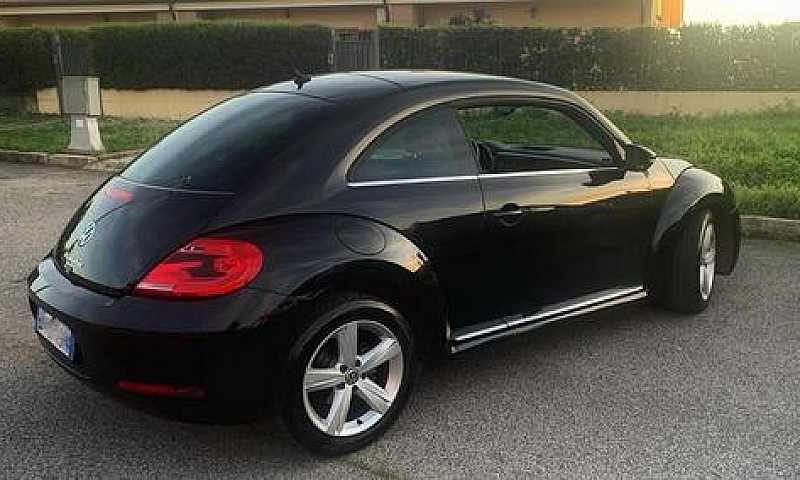 Volkswagen Maggiolin...
