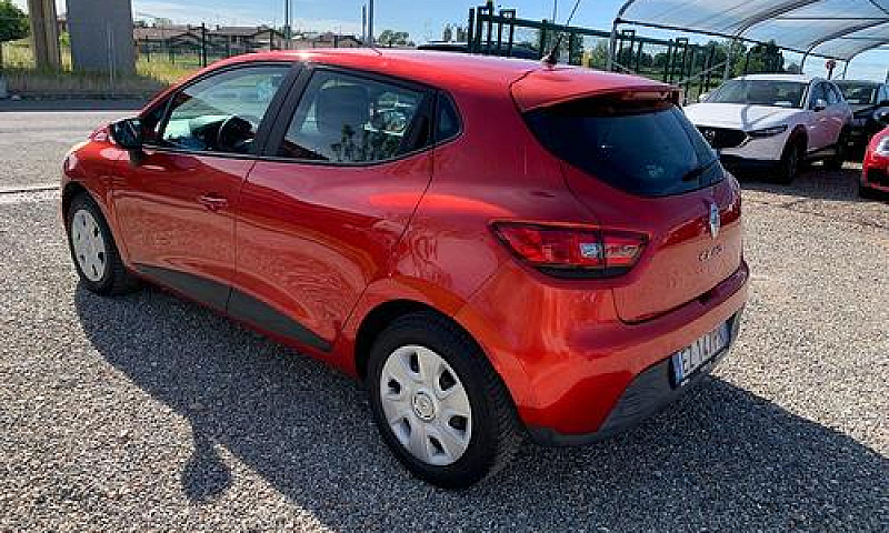 Renault Clio 1.2 75C...