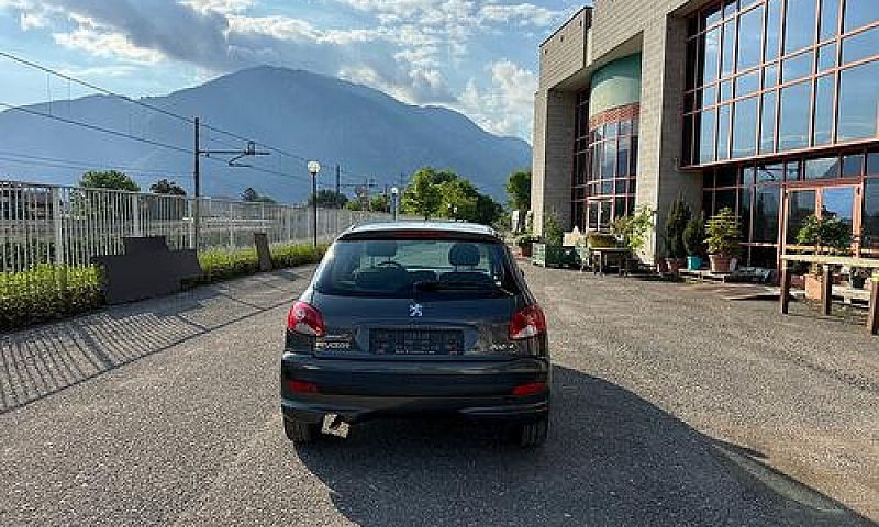 Peugeot 206 Plus 1.1...