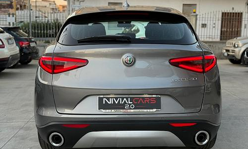 Alfa Romeo Stelvio 2...