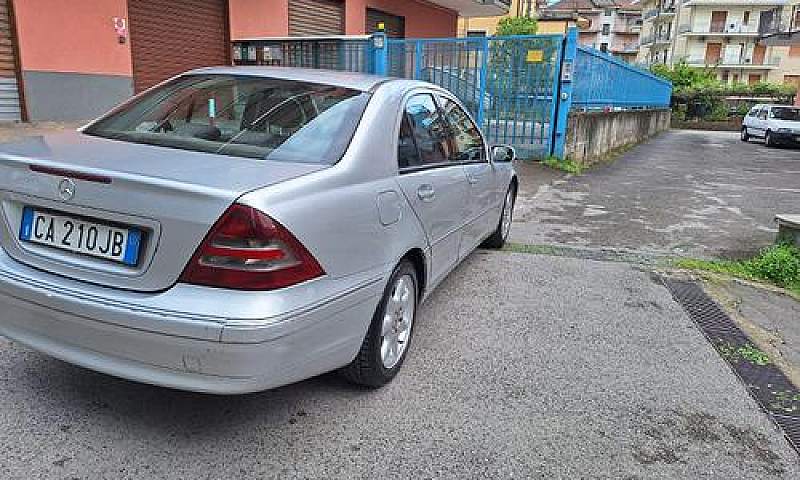 Mercedes Benz 220 Cd...