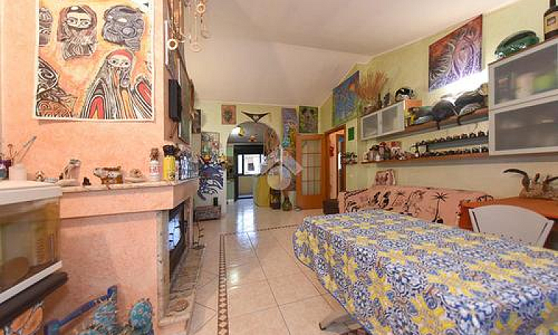 3 Locali A Sestu...