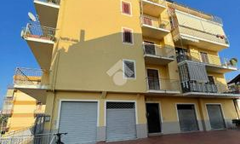 3 Locali A Santa Mar...