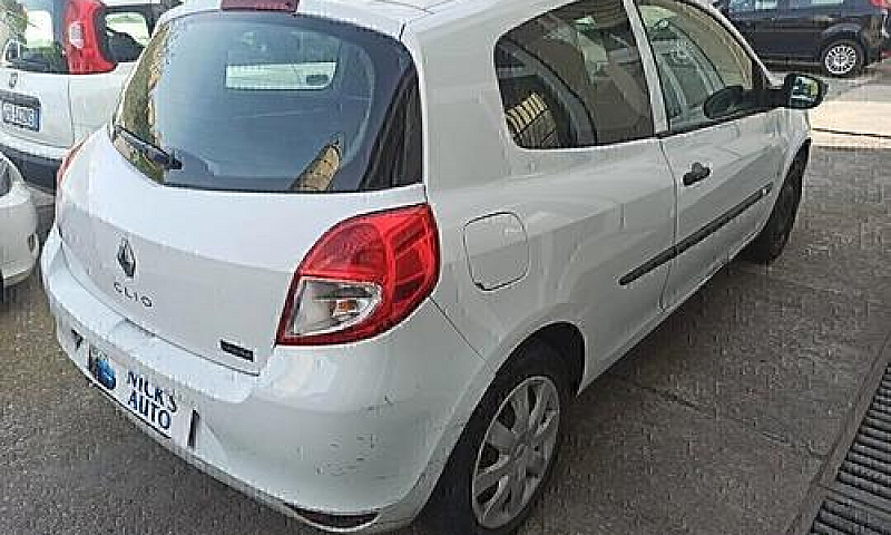 Renault Clio Van - 2...