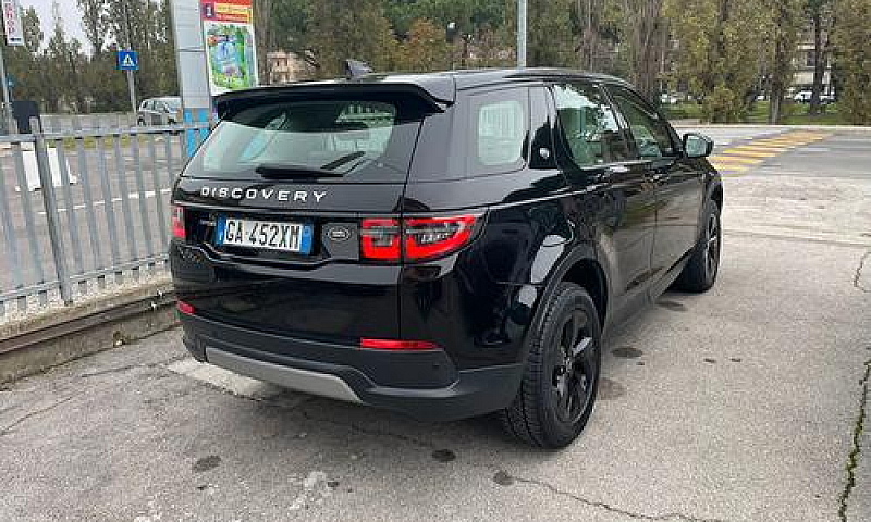 Land Rover Discovery...