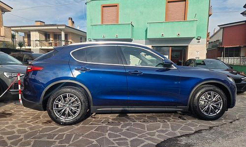 Alfa Romeo Stelvio 2...