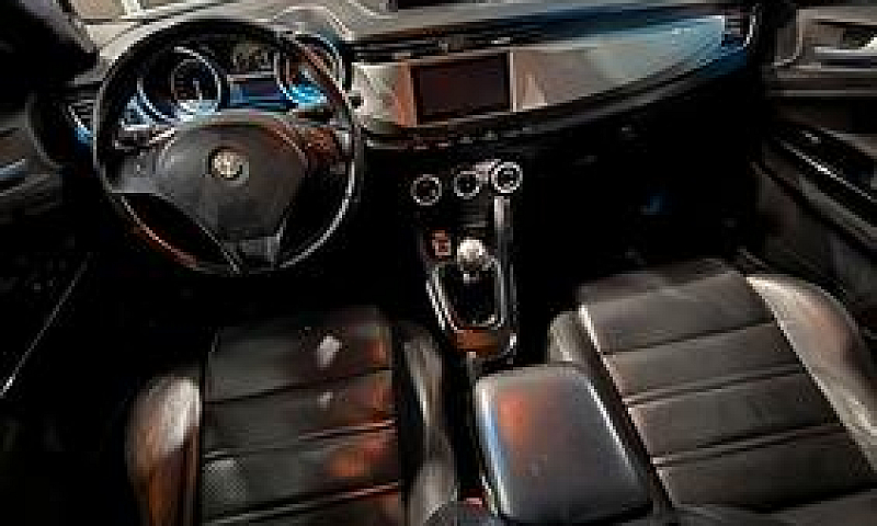 Alfa Romeo Giulietta...