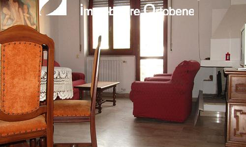 Appartamento Con Tre...