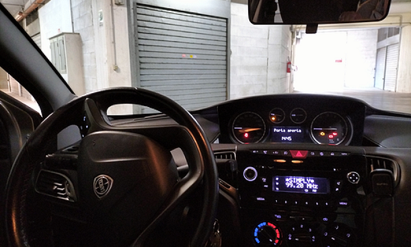 Lancia Ypsilon...