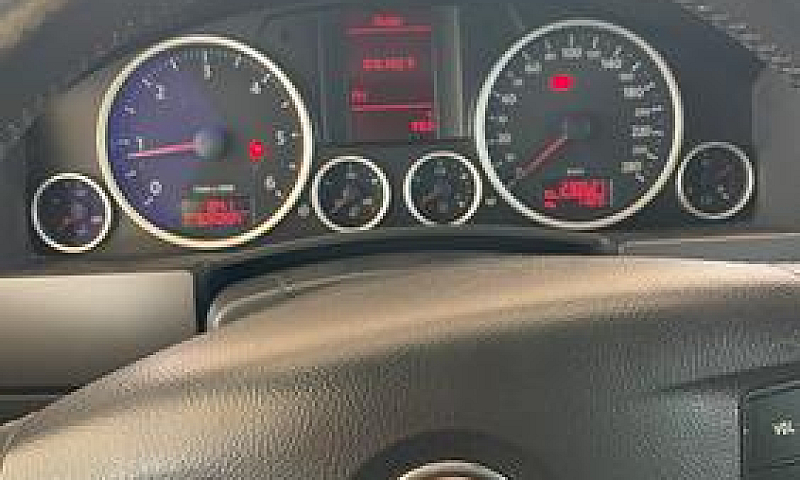 Volkswagen Touareg 2...