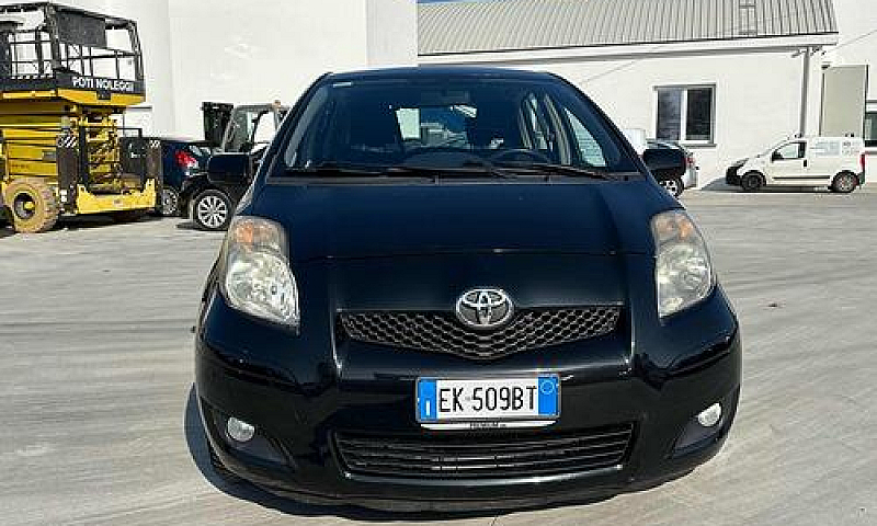 Toyota Yaris 1.3 5 P...