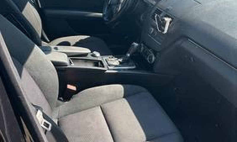 Mercedes Benz C200...