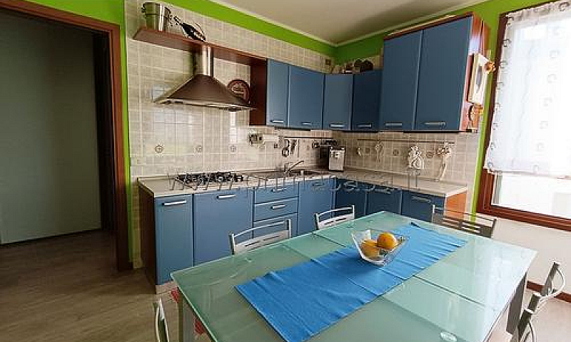 Appartamento In Scor...