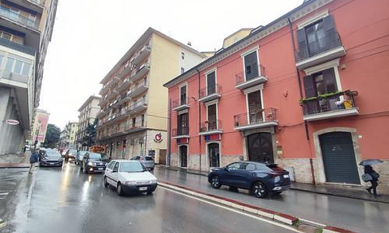 3 Locali Con Terrazz...