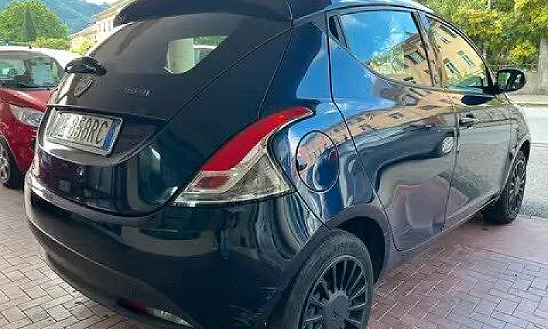 Lancia Ypsilon 1.0 F...
