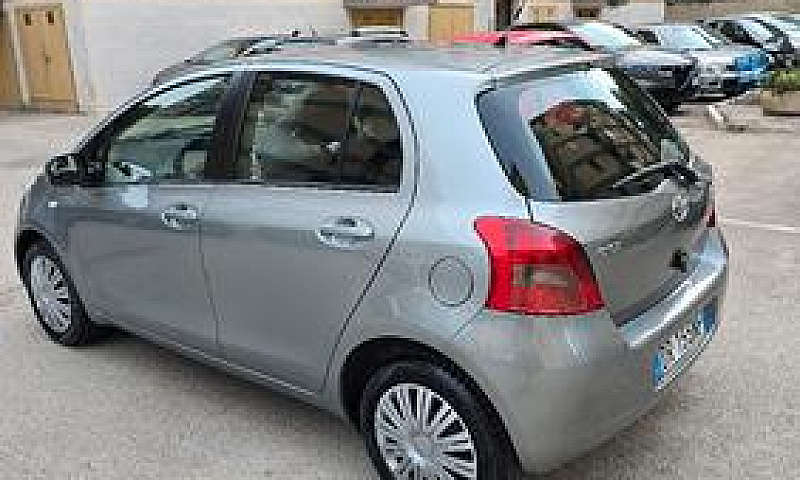Toyota Yaris ...
