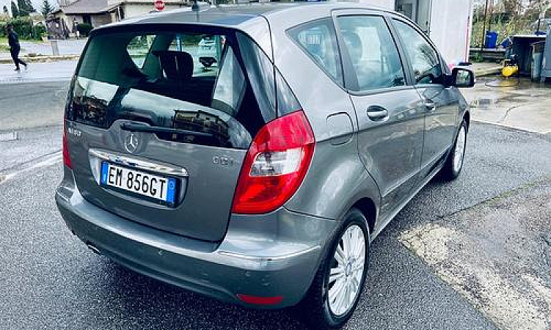 Mercedes-Benz A 180 ...