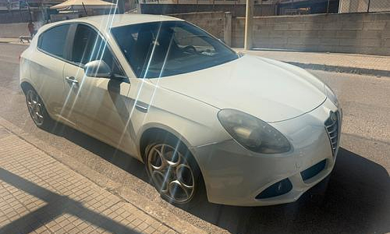 Alfa Romeo Giulietta...