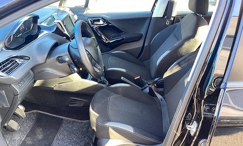 Peugeot 208 1.6 Hdi ...