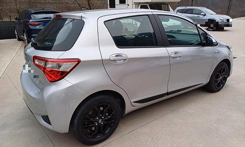 Toyota Yaris 1.5 Hyb...