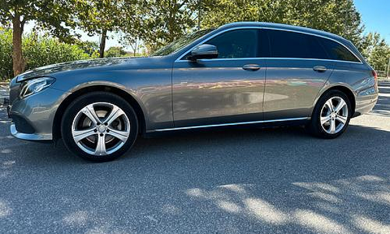 Mercedes-Benz E220 1...