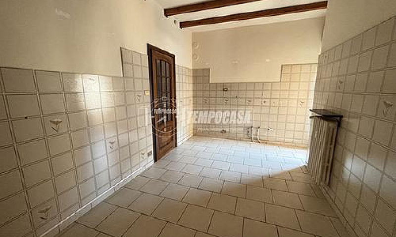 4 Locali Con Box...