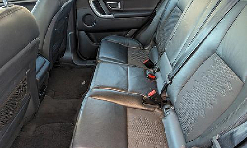 Land Rover Discovery...