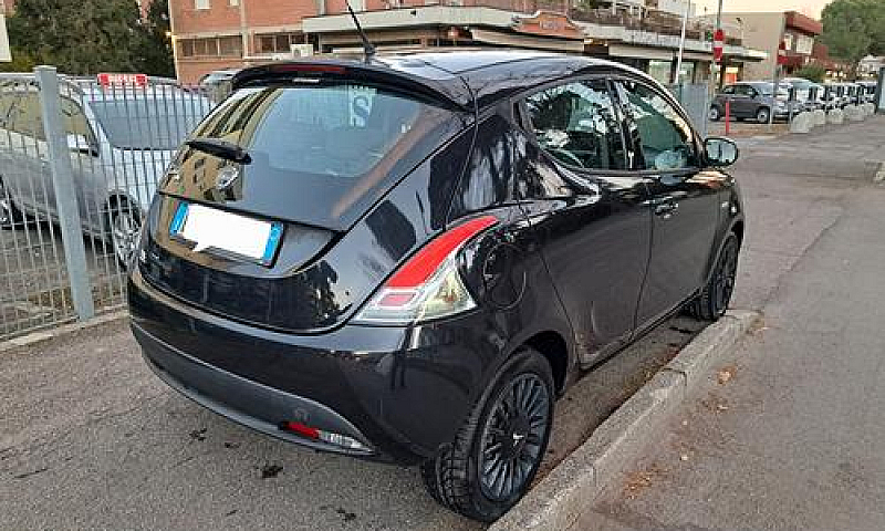 Lancia Ypsilon 1.2 G...