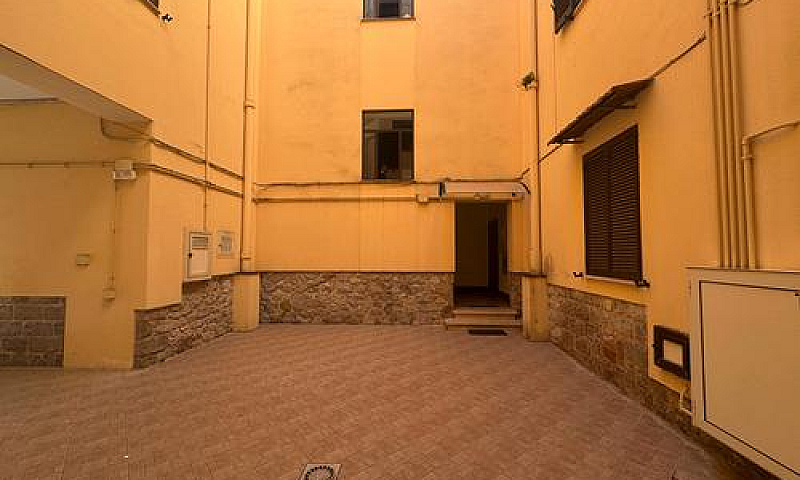 Appartamento In Cent...